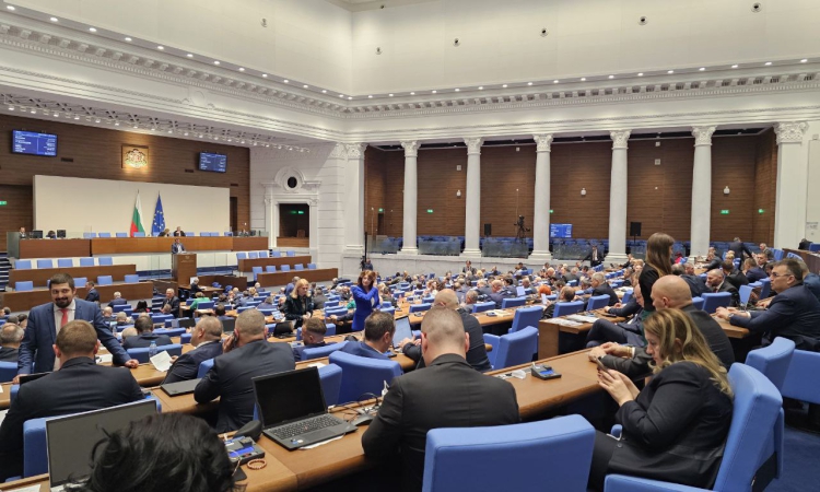 Депутатите отлагат избора за управител на НЗОК за по-късно