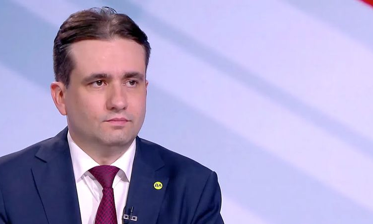 Божидар Божанов: Борисов прекрати транспортния протест, защото не беше преценил матурите