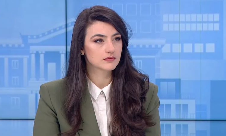 Лена Бориславова: Ще внесем вот на недоверие, а от Пеевски зависи дали правителството ще падне