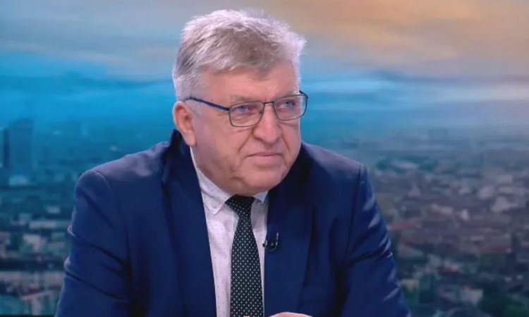 Министър Генов: Лесно е да кажем, че се е вдигнала с 900% продуктовата такса, но удобно се спестява какъв е символичният размер на тези такси в момента