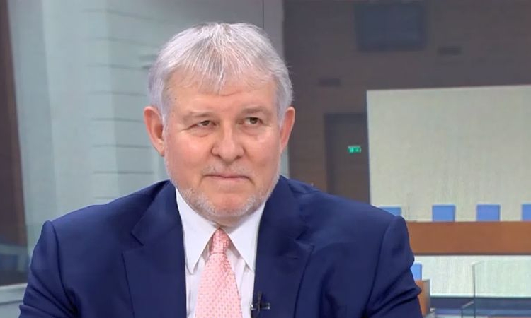 Румен Христов: Борисов би стоял добре като кандидат-президент, Радев управлява еднолично
