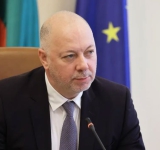 Желязков: България евакуира 17 души от Иран и затвори посолството си в Техеран