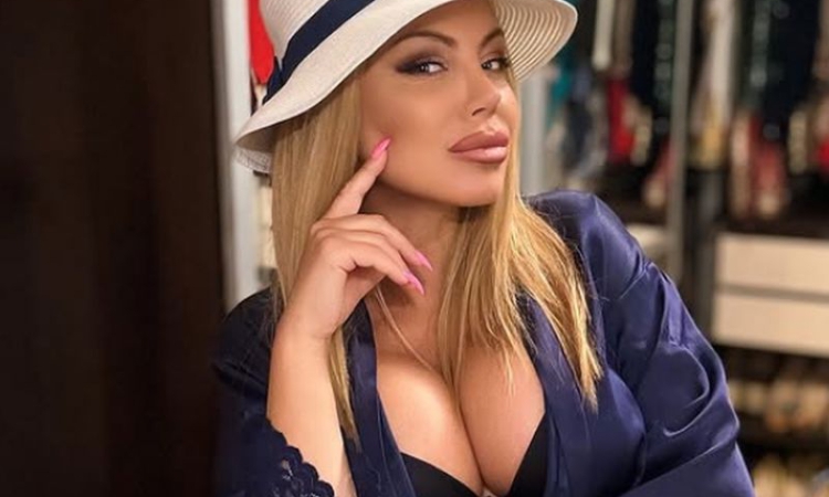 Камелия отново стана майка