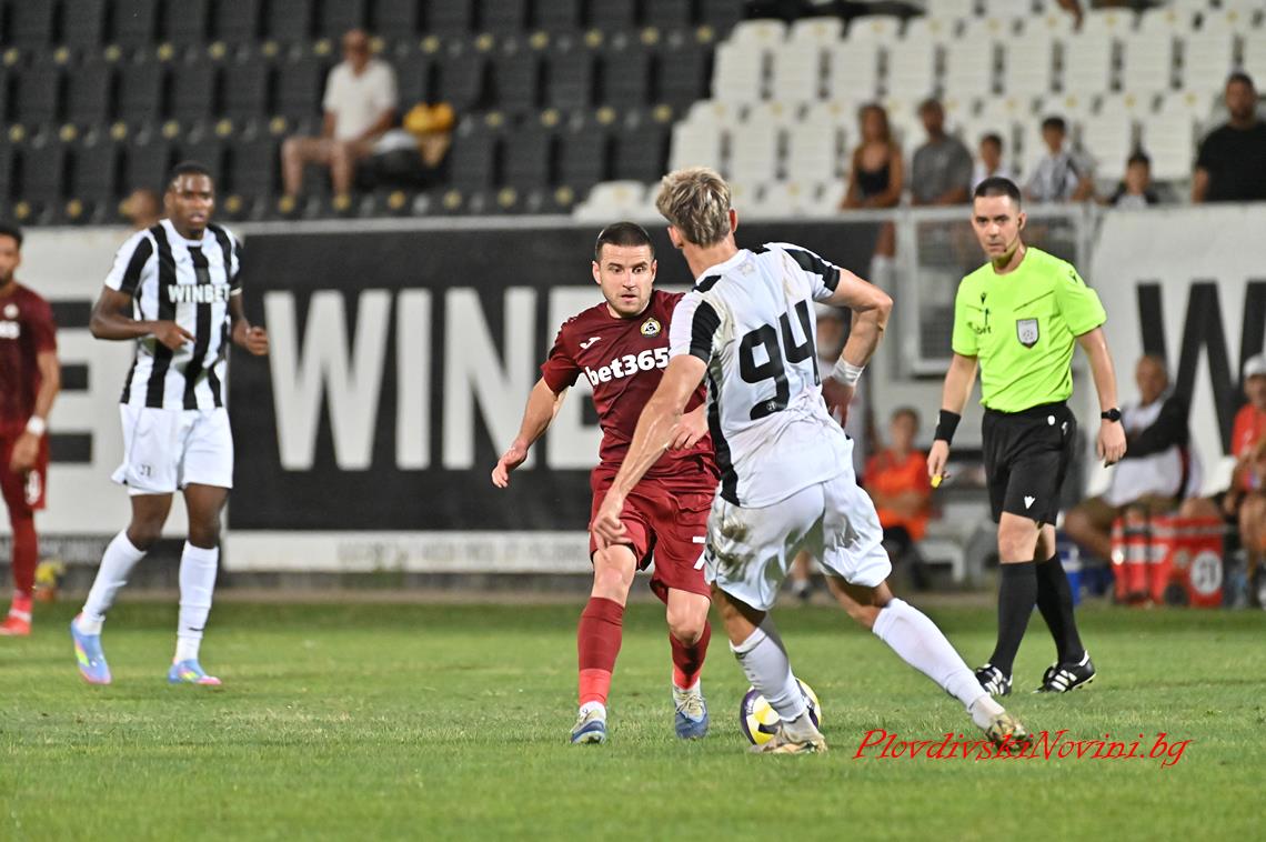 На живо: Локомотив Пд - Левски 1:0, Переа бележи