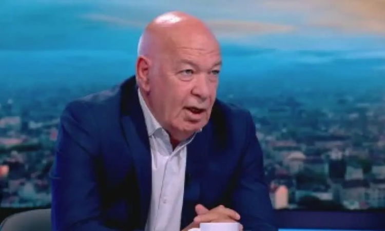 Журналист за &quot;петимата премиери&quot;: Много баби, хилаво бебе