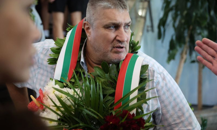 Любомир Ганев: При титла отборът щеше да раздели 1 милион долара