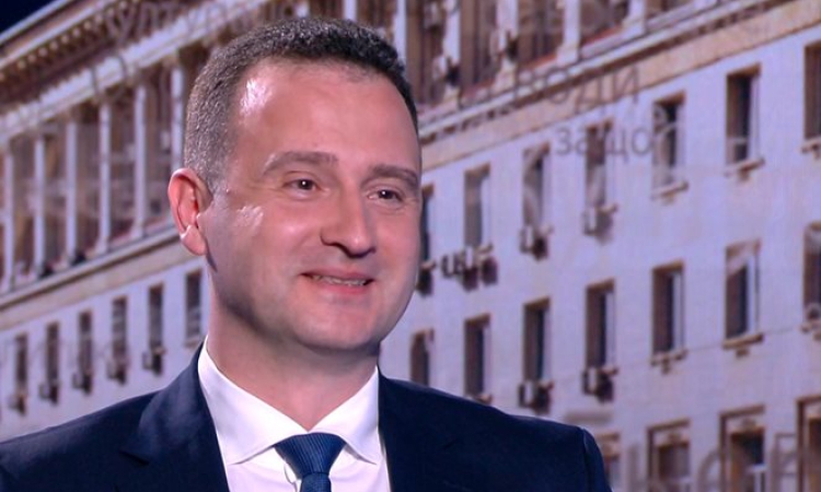 Жечо Станков: Имаме за 6 месеца бензин, за 4 месеца дизел и за 2 месеца самолетно гориво