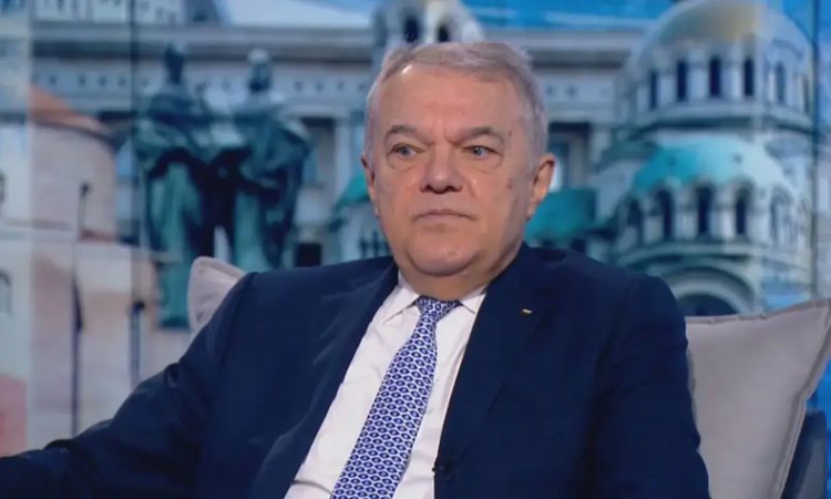 Румен Петков: Да окупираш парламента в почивен ден е като да превземеш банята в Плевен, която е затворена от 40 години