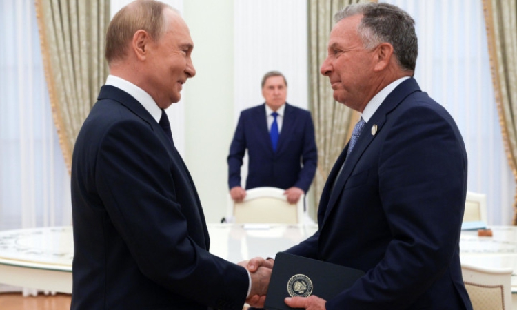 Тръмп защити търговския подход на Уиткоф в преговорите за Украйна