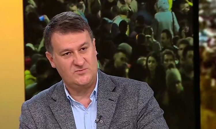 Политологът доц. Милен Любенов: Радикализацията ще се засилва заради самото управление. Това може да застраши властта