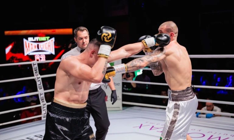 Брутални нокаути и здрави битки разтърсиха препълнената зала на MAX FIGHT 63