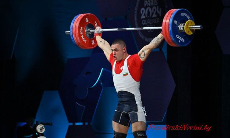 Карлос Насар публично подписа новия договор и обяви: Оставам да се състезавам за България!