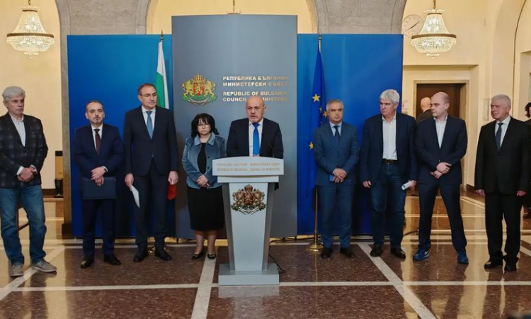 Социалните партньори подкрепиха проектобюджета на ДОО, има въздържали се за план-сметките на държавата и НЗОК