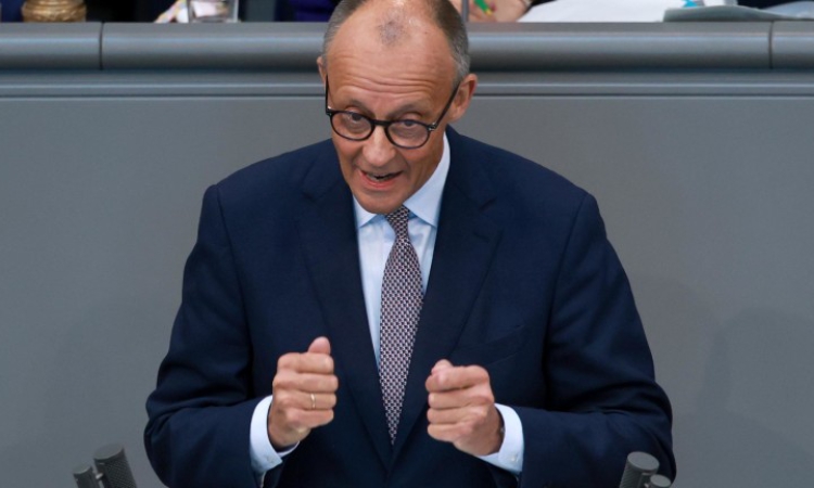 Мерц сравни Путин с Хитлер и предупреди: Той няма да спре с Украйна