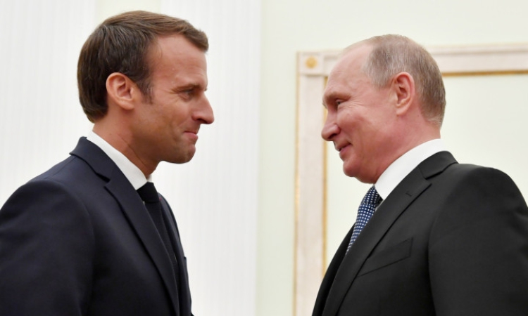 Песков: Путин е готов да води диалог с Макрон