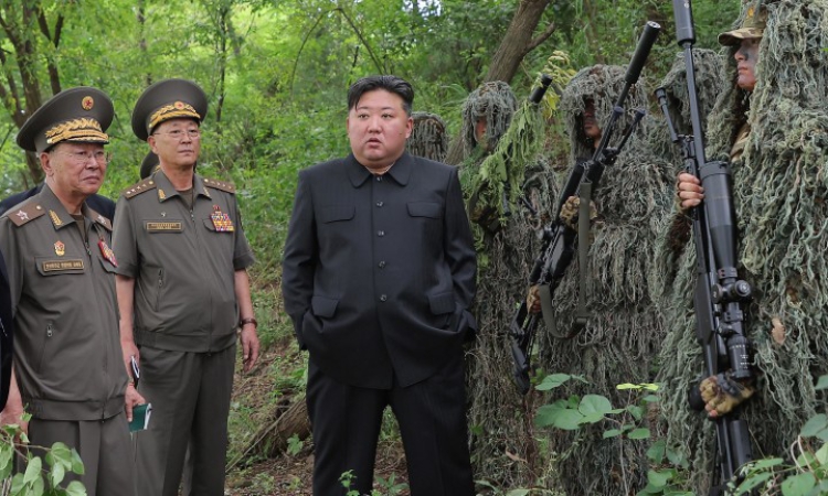 Ким Чен Ун счита южнокорейските ядрени подводници за заплаха за сигурността