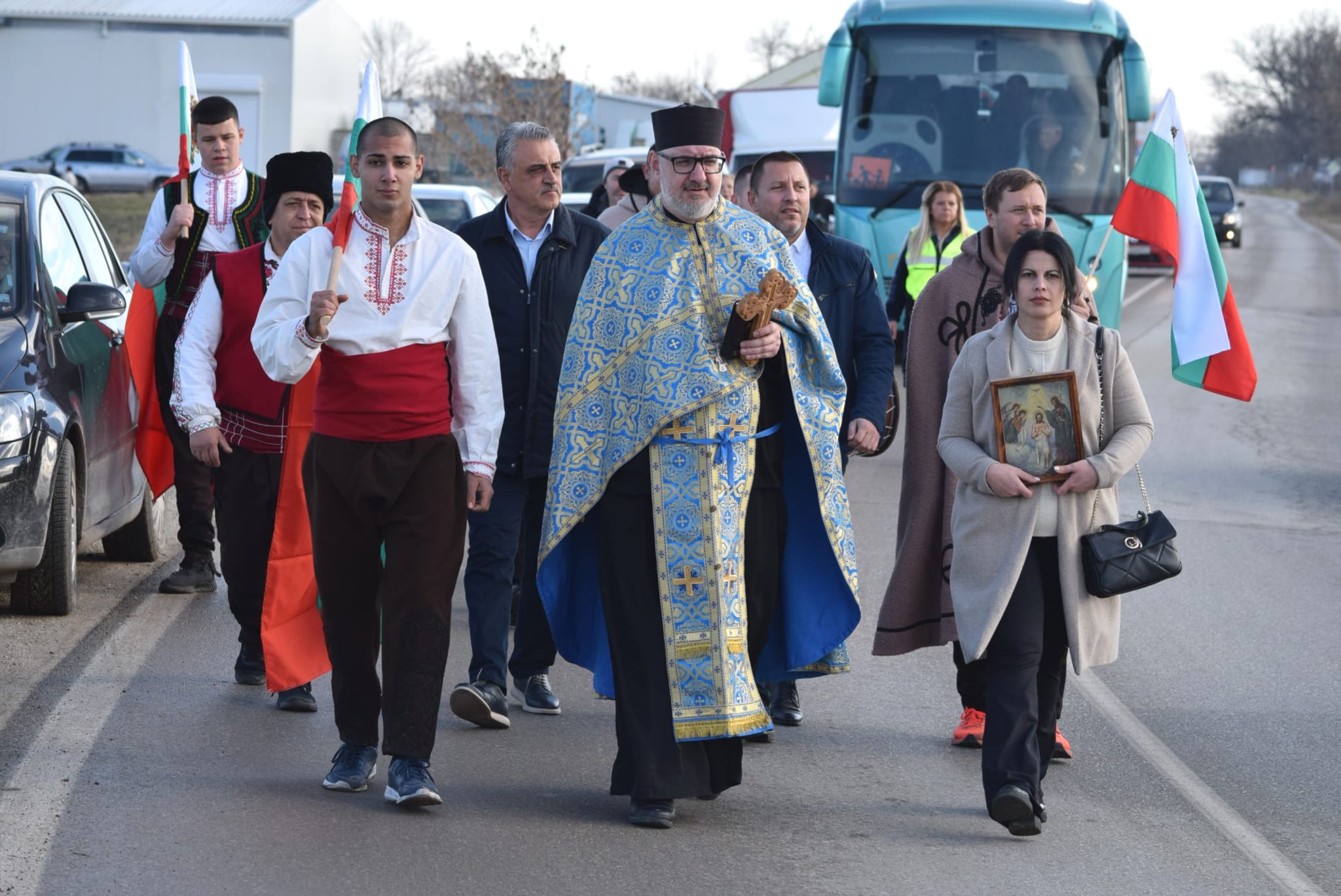 Десетки се хвърлиха за спасяване на Богоявленския кръст в реките на Община Марица
