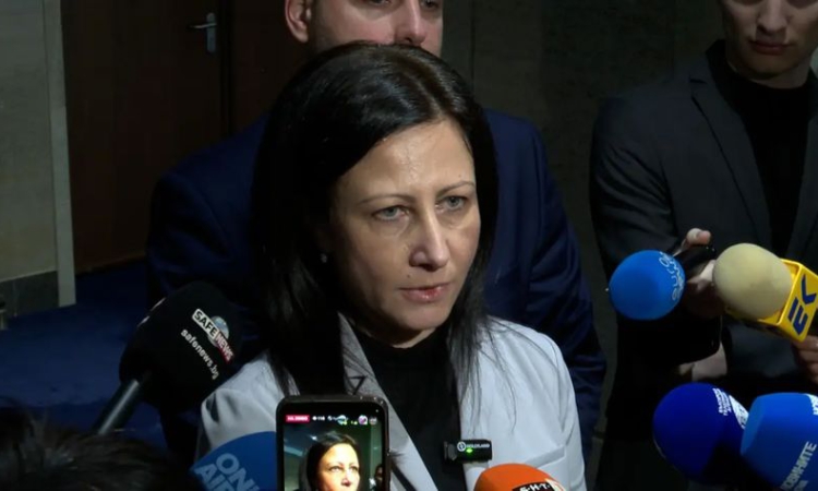 Цвета Рангелова, "Възраждане": Грубо, грозно и нагло по тъмно се приеха текстове