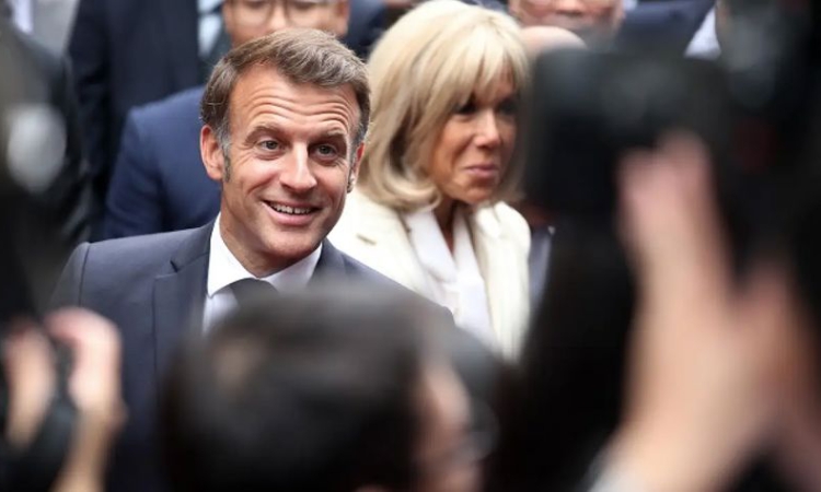 Еманюел Макрон обявява намерението си за оттегляне от политиката