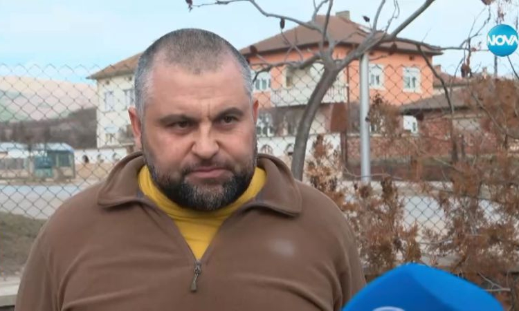 Жена обвини полицаи в насилие, свидетели: Тя беше агресивна