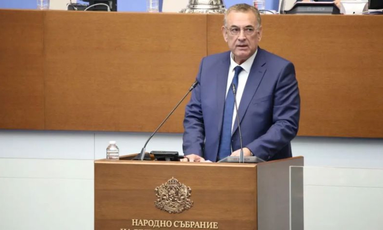 Джевдет Чакъров: Не виждаме разграждане, а надграждане на модела &quot;Пеевски&quot;