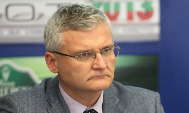 Адв. Минчо Спасов: Пеевски и Борисов настъпиха мотиката, Янаки Стоилов ги прецака