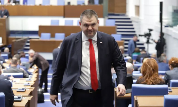 Пеевски: Подкрепяме справедливия протест на ресторантьорите: Внасяме отново предложението за 9% ДДС