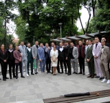 Абитуриенти от ПГ по битова техника дариха пари за кувьози