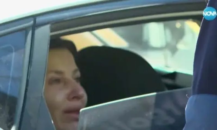 Попфолк певицата Дебора е задържана, повдигнато ѝ е обвинение