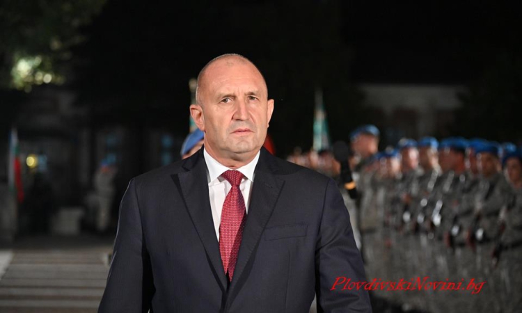 Президентът ще участва в ритуала за първо офицерско звание на курсантите от НВУ