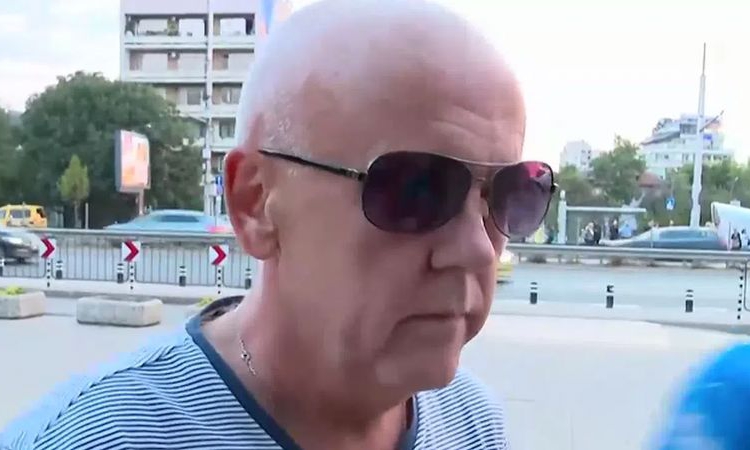 Известният български художник Панчо Малезанов е нападнат с шило в софийски подлез