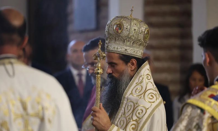 Патриарх Даниил: Да носим кръста си на християни с достойнство
