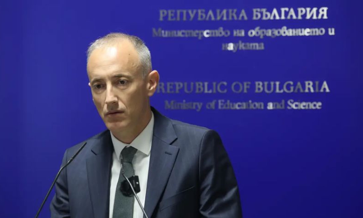 Вълчев: Кметовете и областните управители да помагат активно за връщане на децата в училище