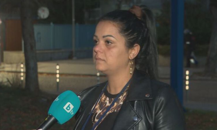 Жената, закарала намушканото в мол 15-годишно момче до болница: Беше ледено студен
