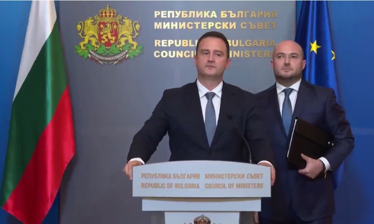 Жечо Станков: Гражданите трябва да бъдат спокойни, обезпечени са горивата за тяхната консумация