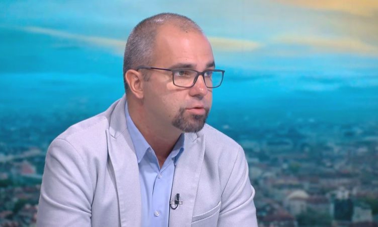 Първан Симеонов: Борисов вижда, че Пеевски настъпва и няма много ходове