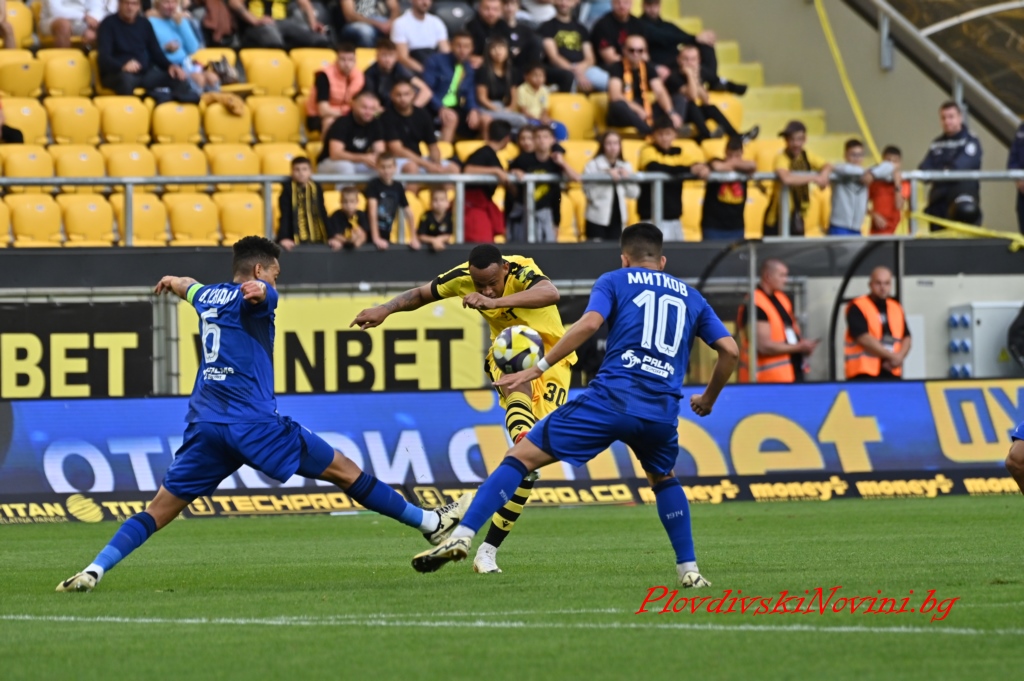 Левски влиза в мача с ЦСКА с невиждан аванс