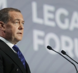 Дмитрий Медведев заплаши Берлин с ядрен удар