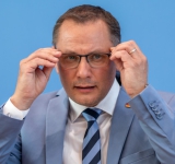 Дмитрий Медведев заплаши Берлин с ядрен удар