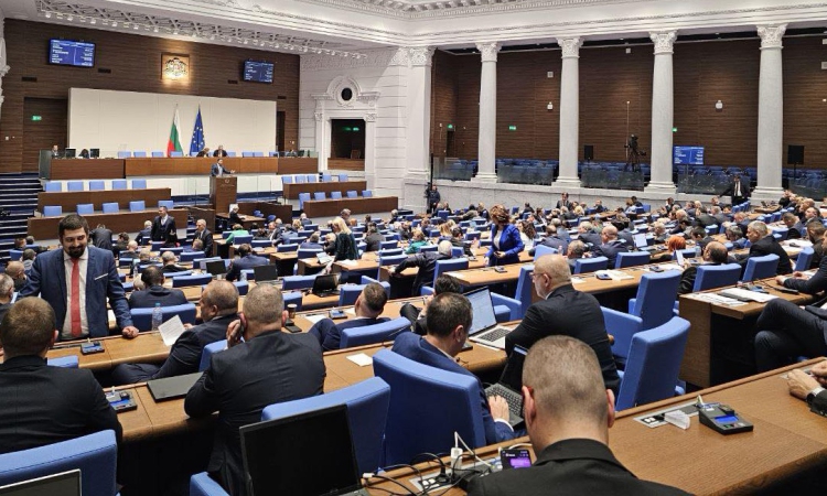 НС разглежда на първо четене бюджетите на ДОО И НЗОК