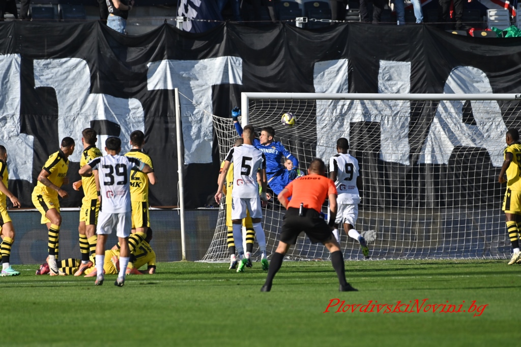 Групата на Локомотив за домакинството на Монтана