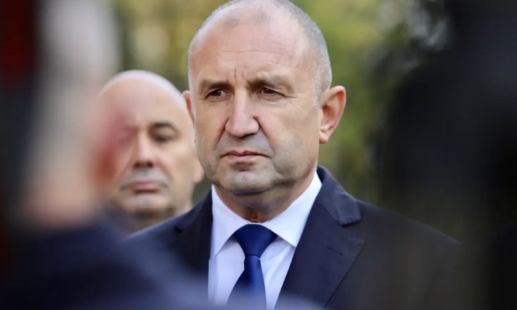 Румен Радев: Този бюджет е предупреждение за това, което ни очаква в еврозоната, където влизаме прибързано