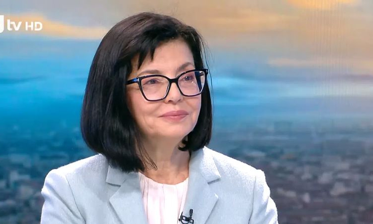 Меглена Кунева: България влиза в еврозоната с протестиран бюджет