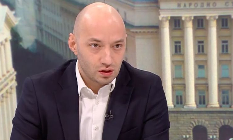 Димитър Ганев: Основният печеливш от оставката на кабинета е Румен Радев