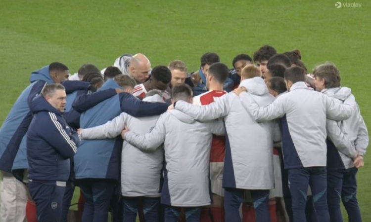 Драма: Арсенал е на полуфинал за Карабао Къп след успех с дузпи