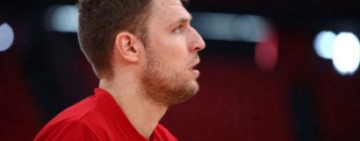 Везенков и Олимпиакос с изстрадан успех над Болоня