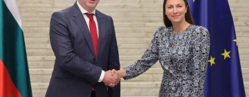 Ева Майдел: Политическата нестабилност може да отложи ползите от еврозоната