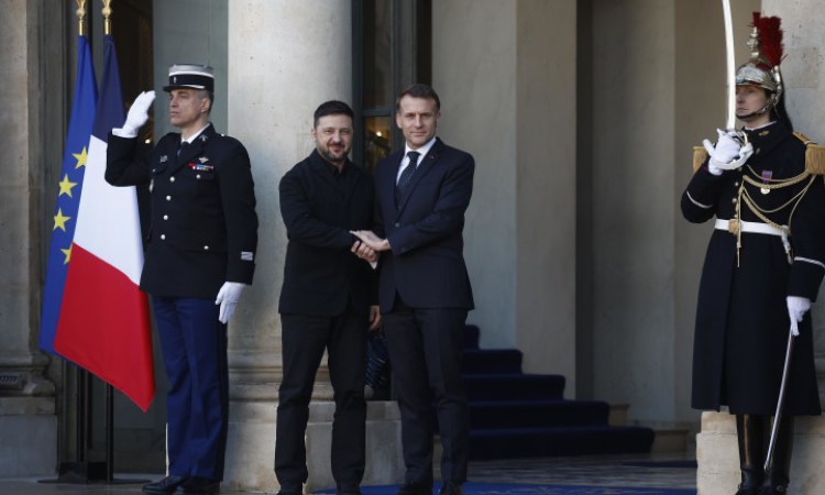 Зеленски обсъдил с Макрон доставка на ракети за ПВО и дипломатическите усилия за мир
