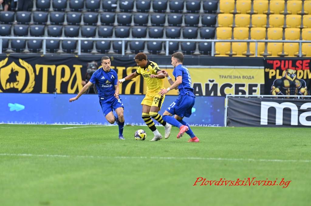 Левски – прилики и разлики една година по-късно