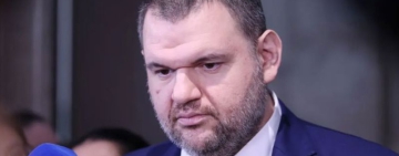 Благодарение на ИТН: Парламентът първо свали, а после запази охраната от НСО на Пеевски